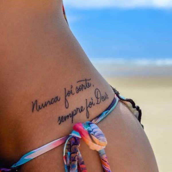 Top 26 Tatuagens Femininas De Frases Lista Mulher